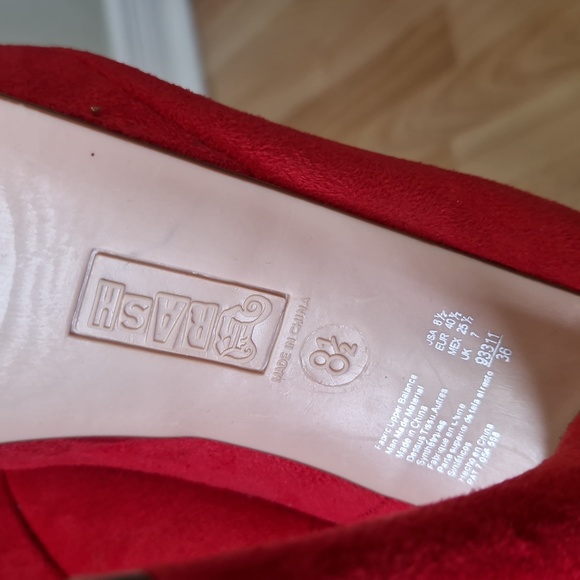 NWOT Red faux suede heels - Picture 5 of 7